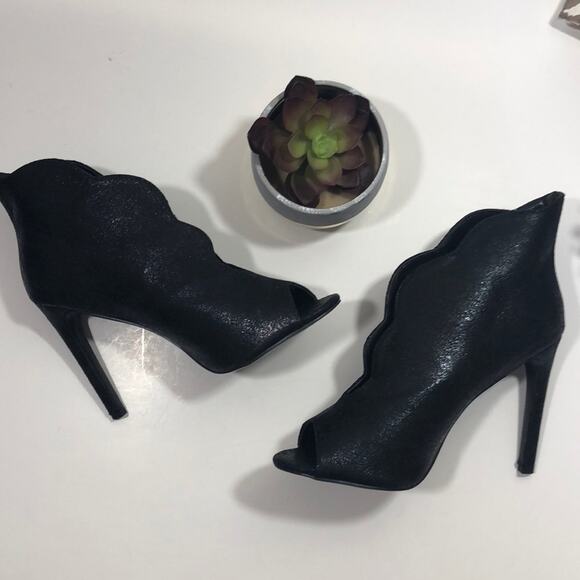 HOTSOLES BLACK OpenToe Booties Scalloped US 8.5 NEW NWT - Picture 4 of 8